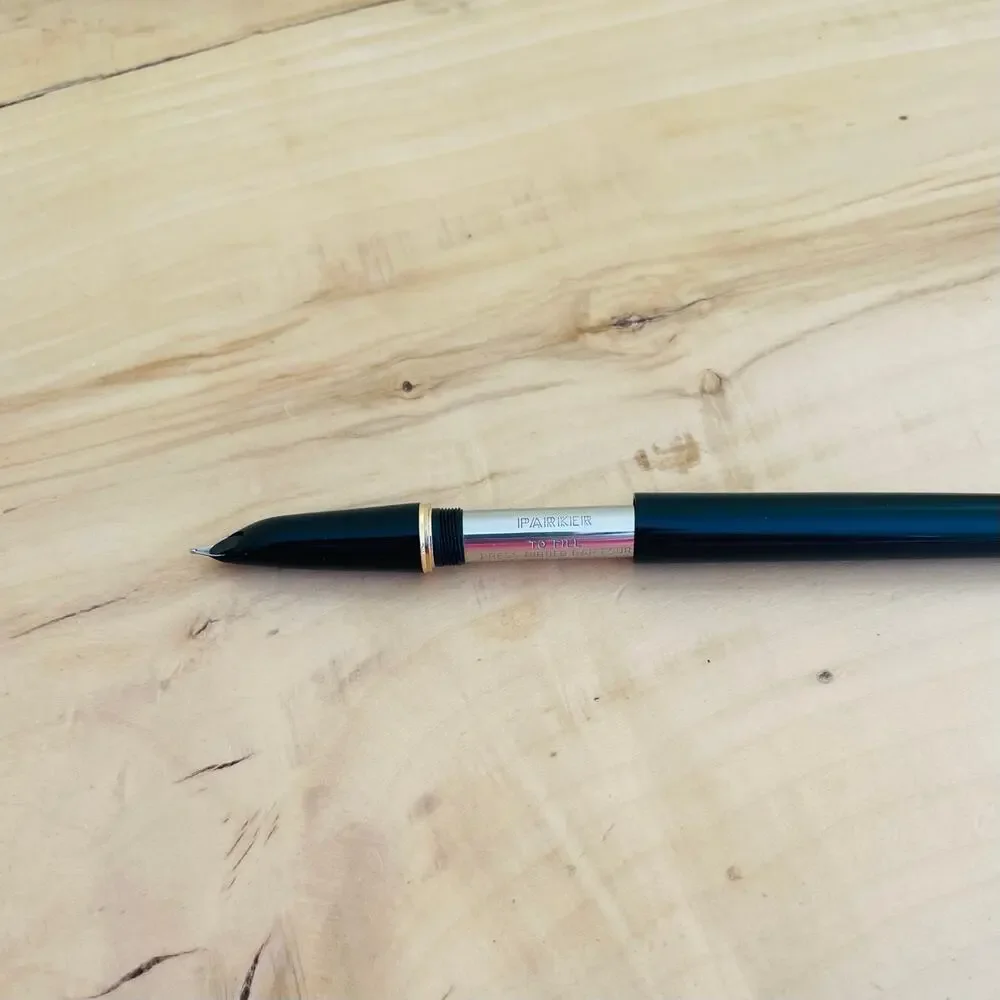 Vtg PARKER 51 Iconic Hooded Fountain Pen Nib Classic Lucite